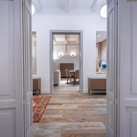 Old Theatre - Elba Apartment