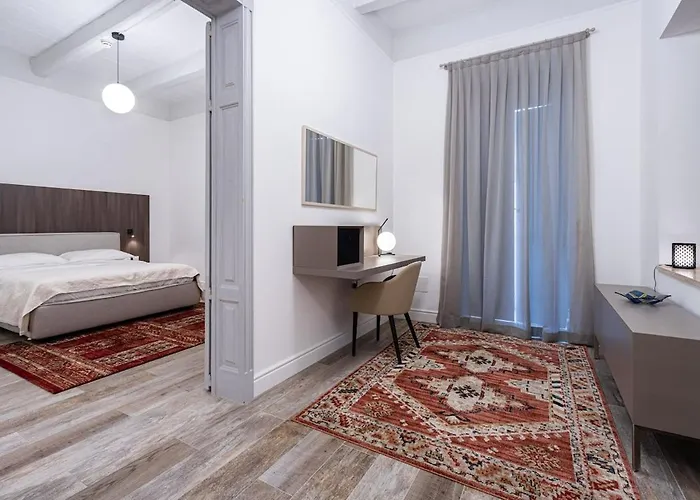 Old Theatre - Elba Apartment *